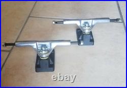 2 NOS 9.0 Gullwing Street Shadow Sil/Blk Vintage 80s Skateboard Trucks NEW 2 NOS 9.0 Gullwing Street Shadow Sil/Blk Vintage 80s Skateboard Trucks NEW