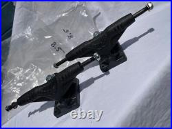 Vintage Gullwing Trucks 8.5 FACTORY BLACK TEXTURE New Old Stock 80s Skateboard